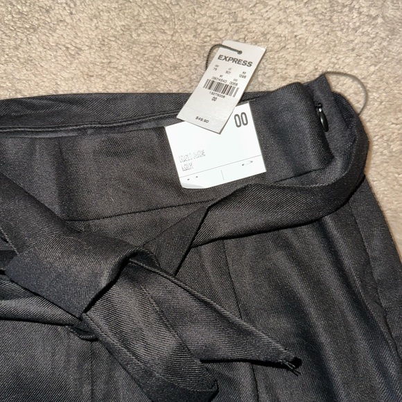 Express Black High Waist Shorts NWT with Belt Detail - Picture 3 of 3